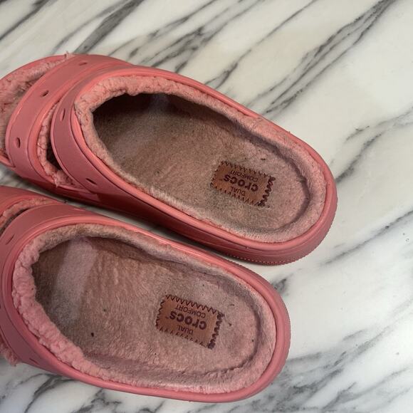 Crocs Cozzzy Sandals Womens 8 Pink Fuzzy Slip On Slides Shoes Slippers‎ Sherpa - Picture 5 of 10